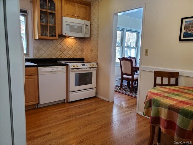 Building Photo - 215 Harriman Rd