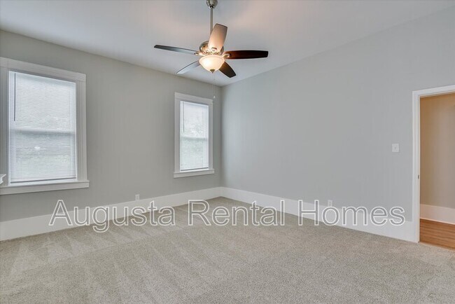 Building Photo - 2349 Wrightsboro Rd