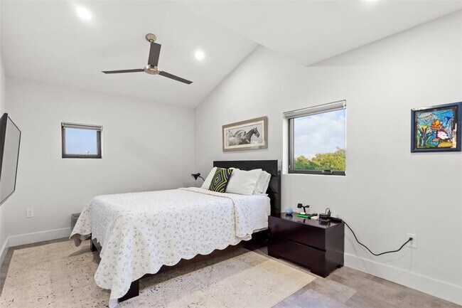 Building Photo - 9208 Madrone Ranch Trail