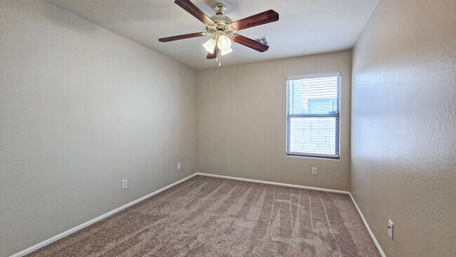 Building Photo - 16141 W Gibson Ln