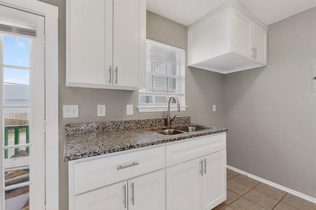 Building Photo - 8024 Cambridge Cir