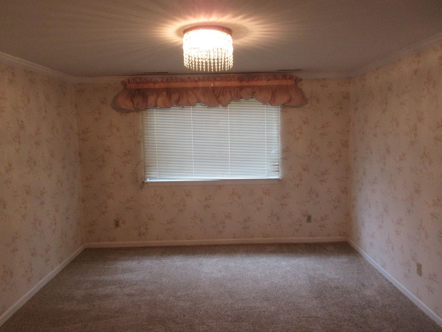 Building Photo - 65 Willowbrook Dr