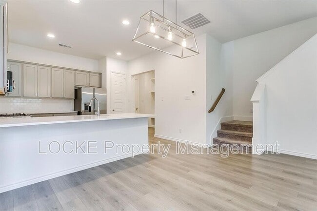 Building Photo - 205 Athenia Dr