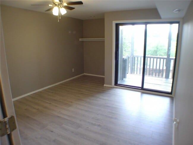 Building Photo - 9 Connie Ln