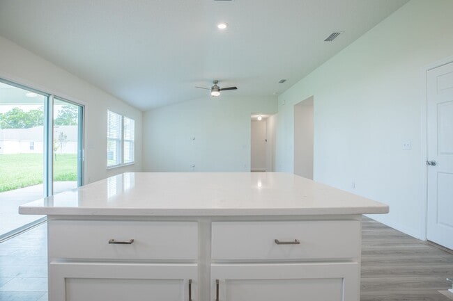 Building Photo - Harbor Dunes