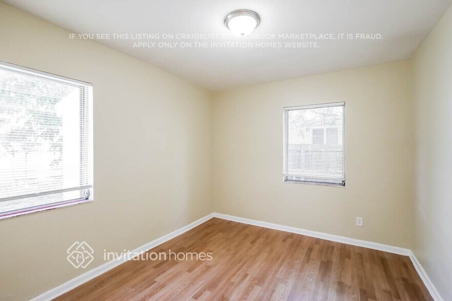 Building Photo - 16049 NE 9th Ct