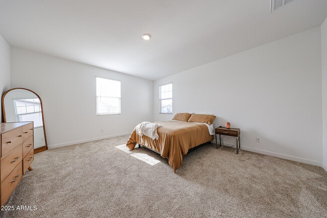 Building Photo - 8334 E Paloma Ave