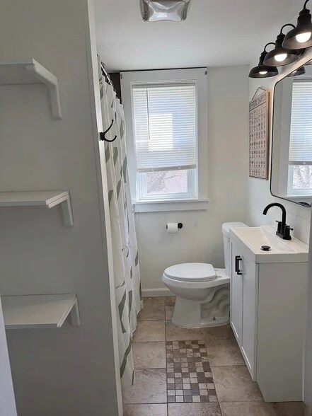 Building Photo - 25 Rosebank Ave