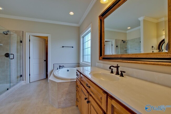 Building Photo - 4905 Saddle Ridge Dr SE
