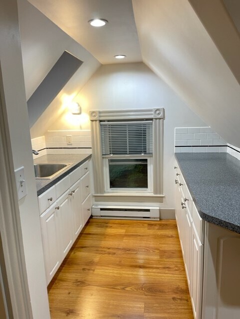 Building Photo - 109 River St