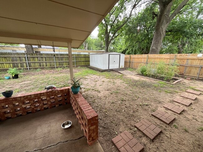 Building Photo - 1506 Elizabeth St