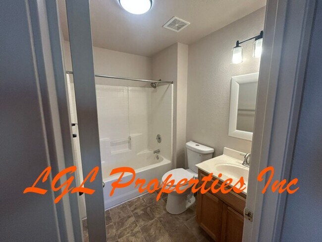 Building Photo - 4116 Woodwillow Ln