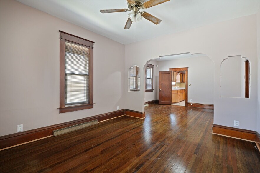 Living Room - 1411 Goold St