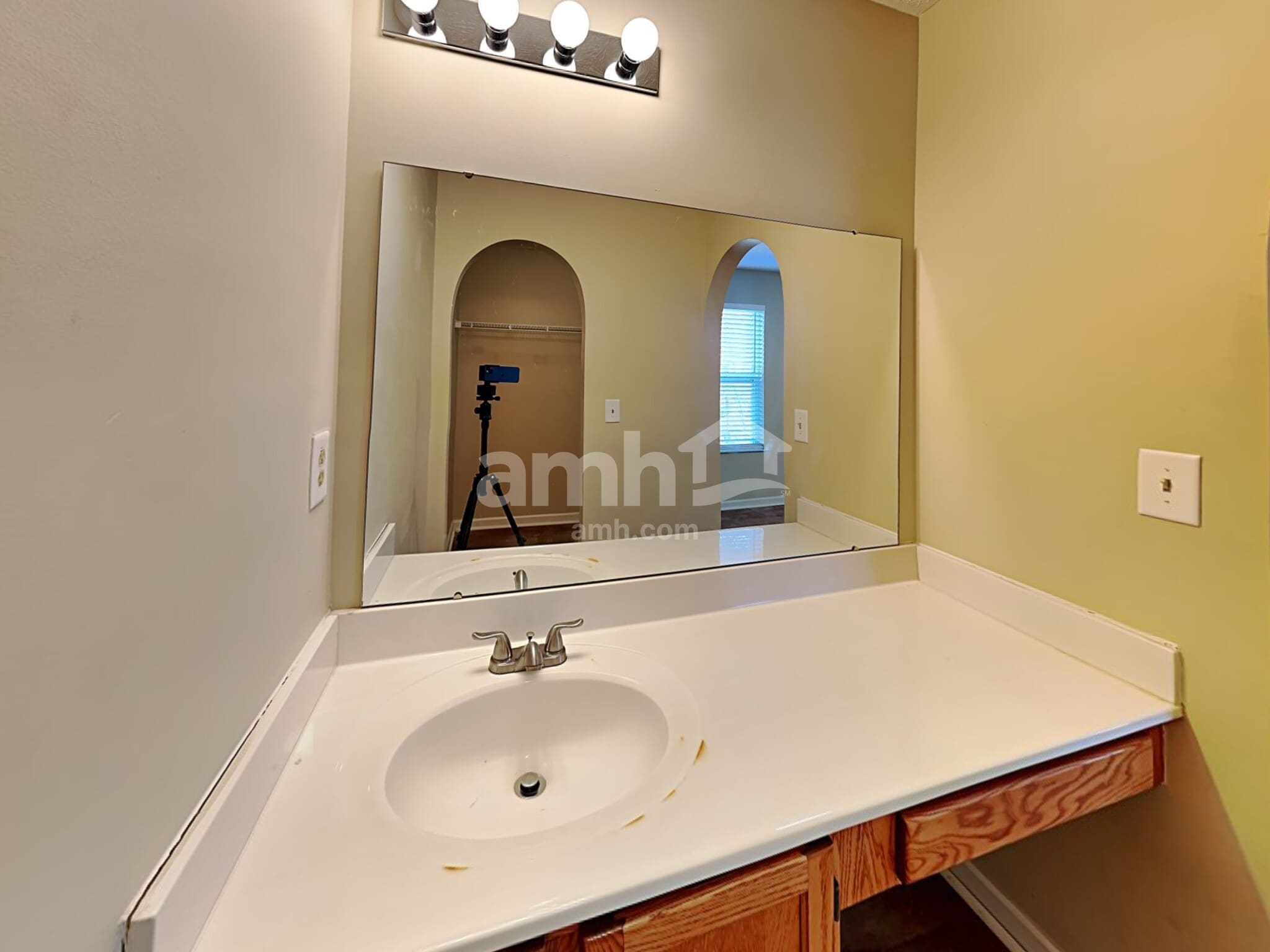 Building Photo - 4870 Bixby Ridge Dr E