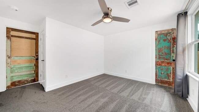 Building Photo - 129 E 31st 1/2 St