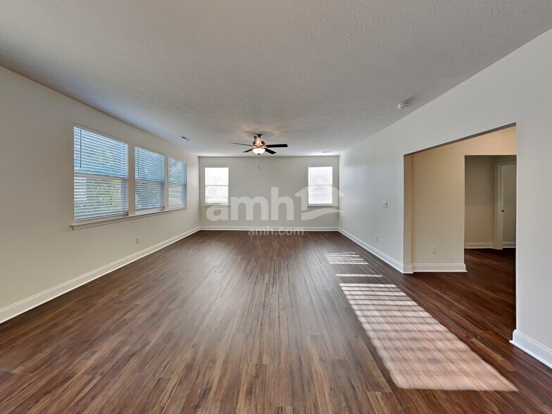 Building Photo - 8067 Hula Popper St