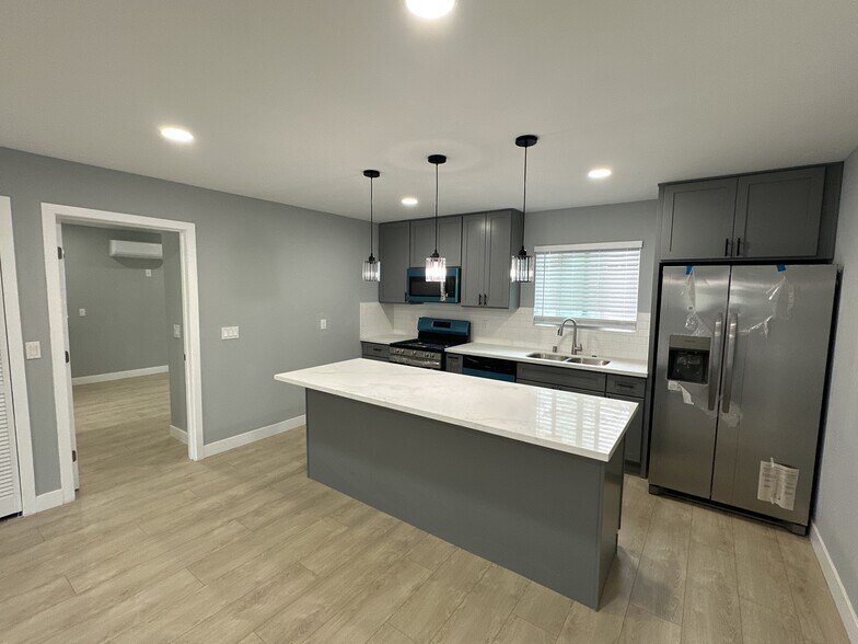 Building Photo - 1351 Baldwin St