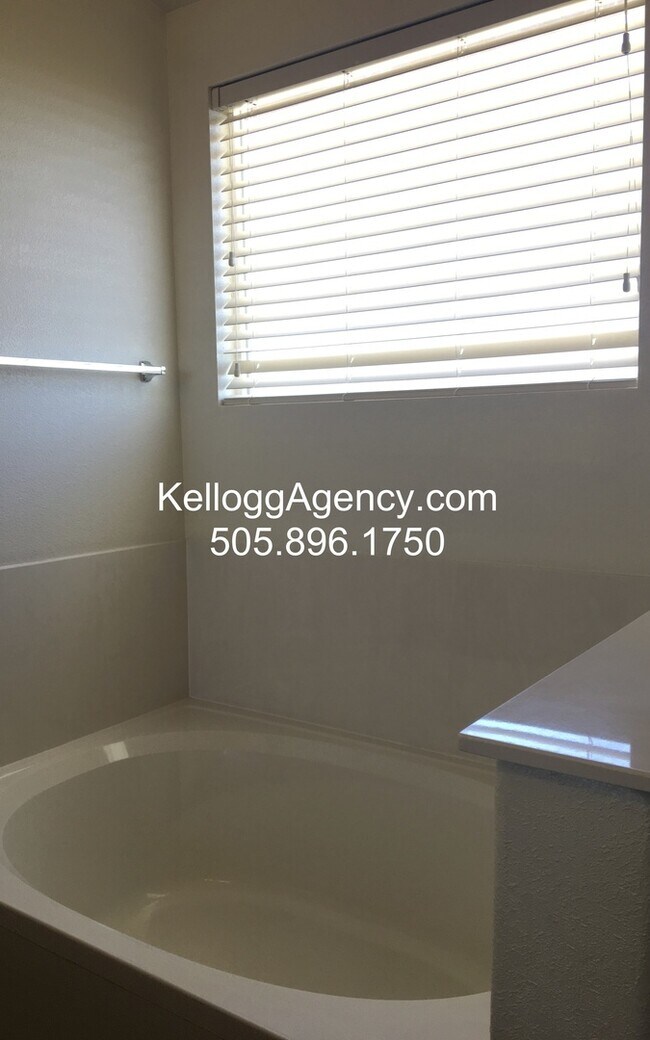 Building Photo - 2 Story / 4BR / Ventana Ranch West