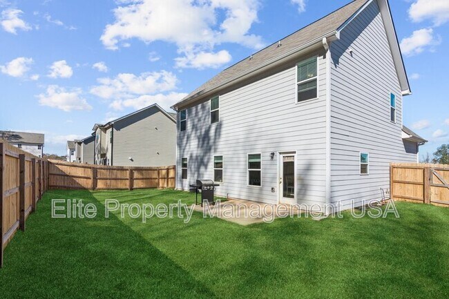 Building Photo - 566 Skye Dr