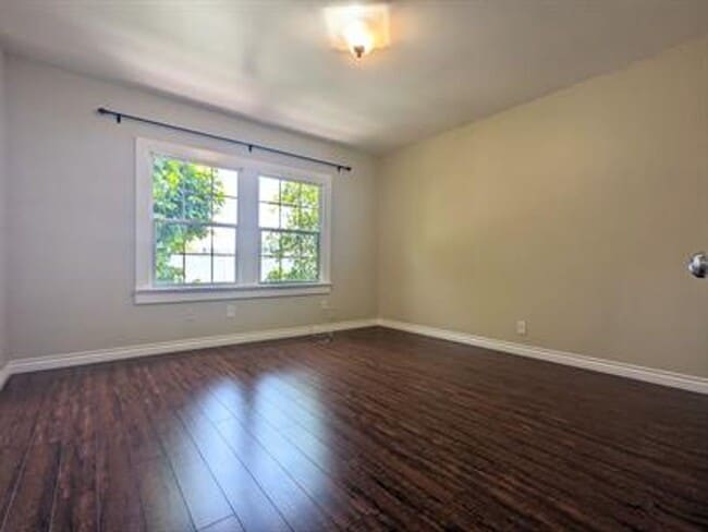 Building Photo - Beautiful 2-Bedroom Home Now Available