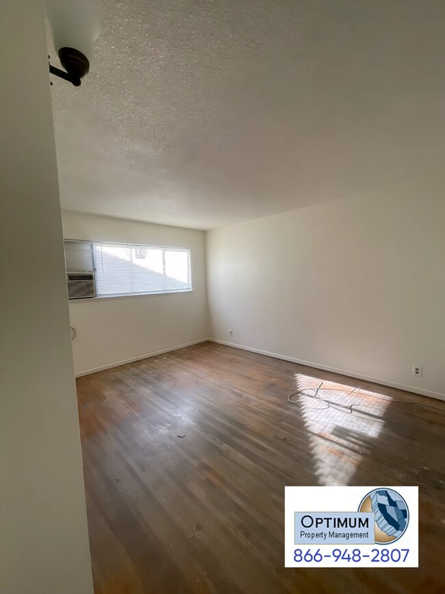 Building Photo - Summer-Ready Pool Home in Pomona