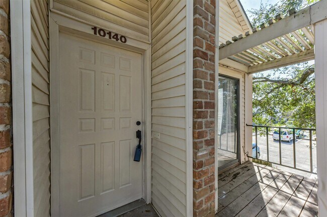 Building Photo - 10122 Waterstone Dr