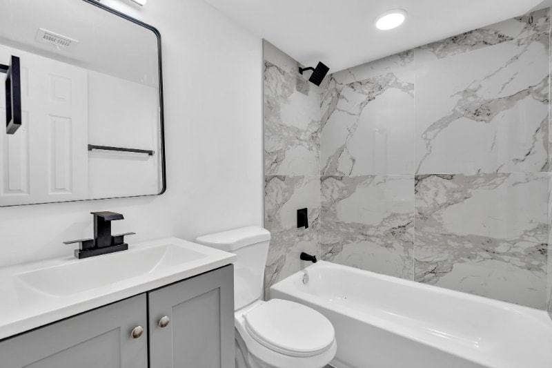 Building Photo - 803 SW 15th Ave