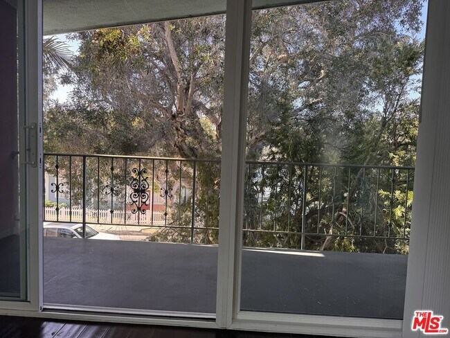 Building Photo - 2639 6th St