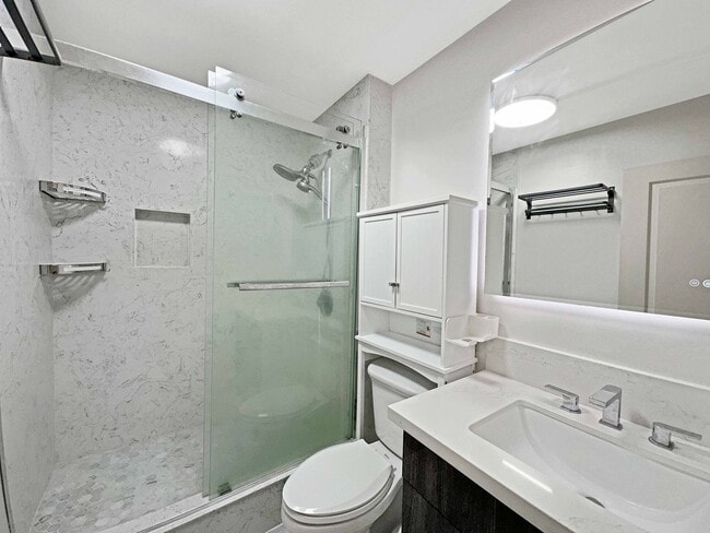 Building Photo - Salt Lake: 1 Bed, 1 Bath Condo w/ 1 Parkin...