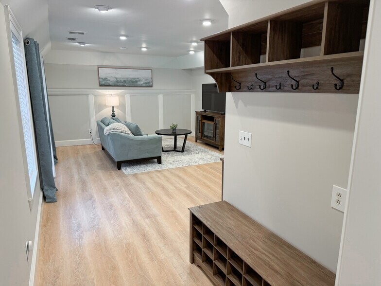 Building Photo - 4056 Lenox Park Dr