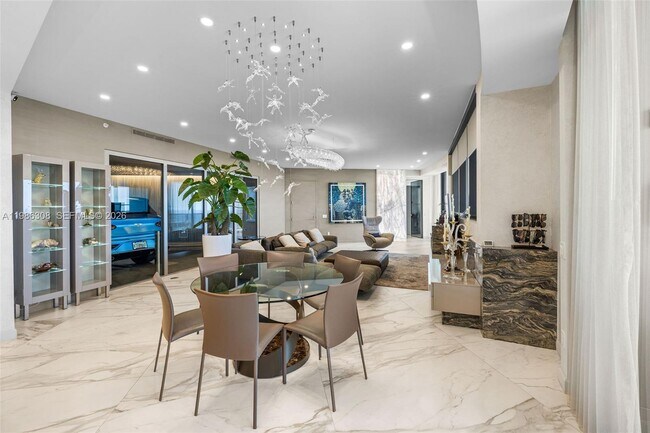 Building Photo - 18555 Collins Ave