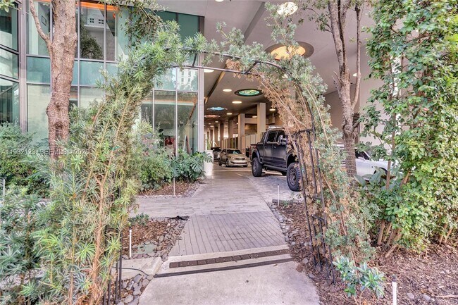 Building Photo - 1300 S Miami Ave