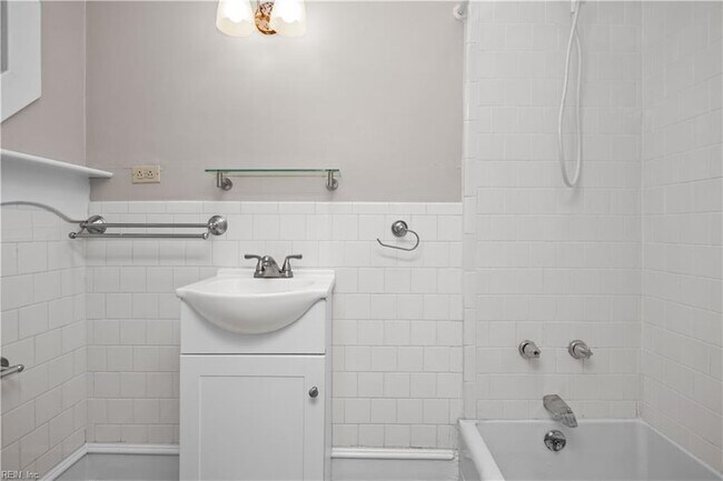 Building Photo - 437 Connecticut Ave