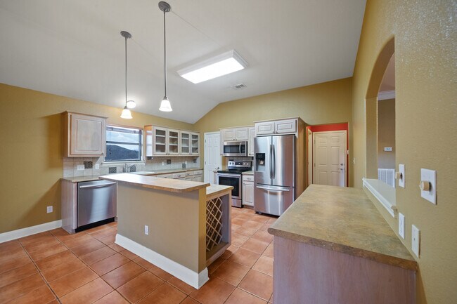 Building Photo - 1214 Sugar Land Dr