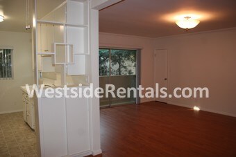Building Photo - 1646 Livonia Ave