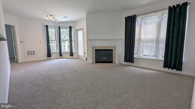 Building Photo - 12915 Alton Square