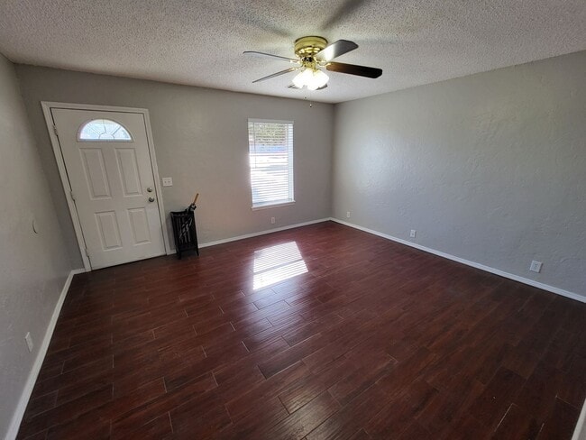 Building Photo - 2 bedroom 1 bathroom house with 1 car garage and central heat and air