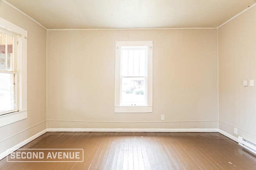 Building Photo - 3401 Hickory Ave SW