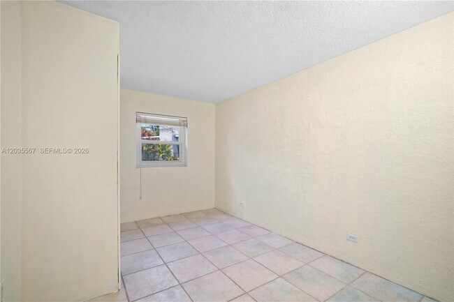 Building Photo - 2270 NE 135th Terrace
