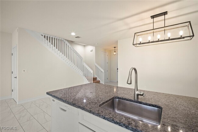 Building Photo - 15851 Portofino Springs Blvd