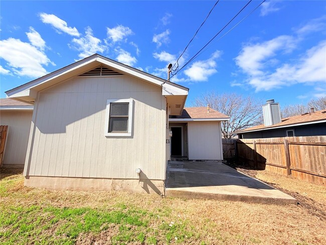 Building Photo - 1213 Ridgemont St