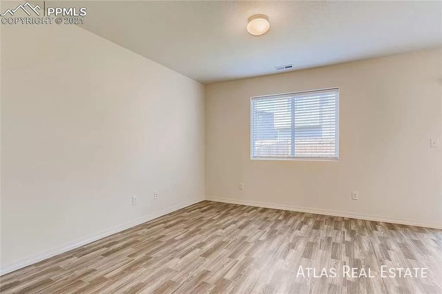 Building Photo - 840 Endeavor Wy