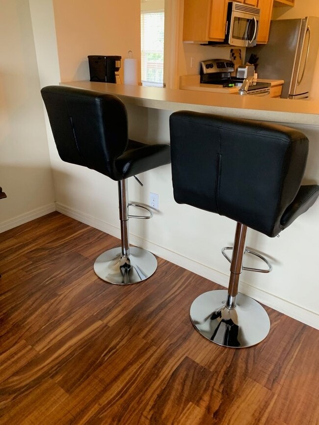 Building Photo - Welcome Home to The West Maui Breakers - furnished, 1 bed/ 1 bath condo