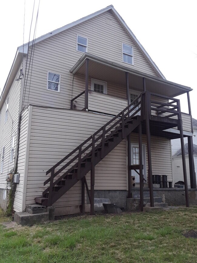 Building Photo - 156 Gunckel Ave