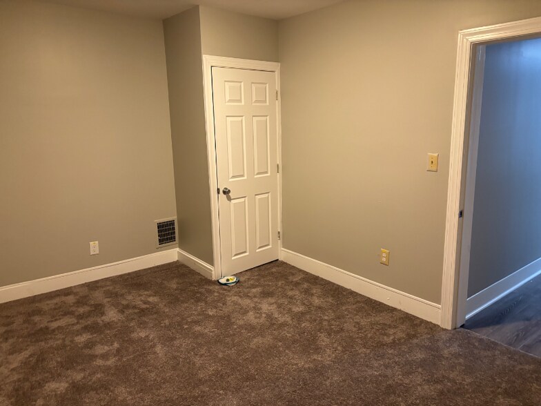 Building Photo - 230 Cumberland St