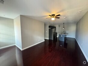 Building Photo - Gorgeous 3 Bedroom / 2 bath Loft in Downto...