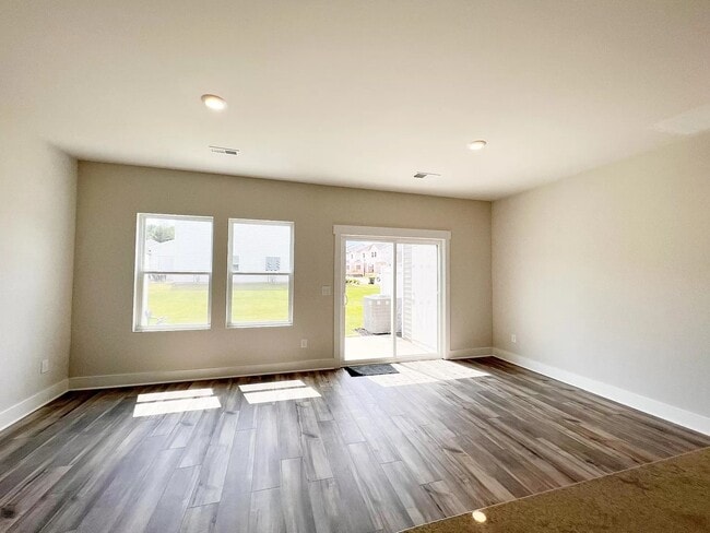 Building Photo - 4 Beachley Pl