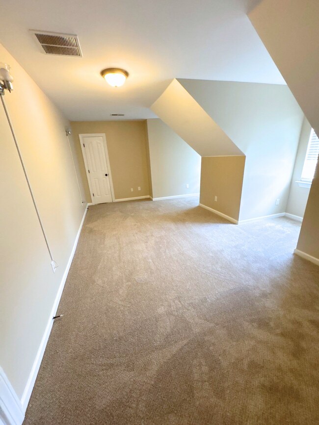 Building Photo - 9456 Club Walk Ct