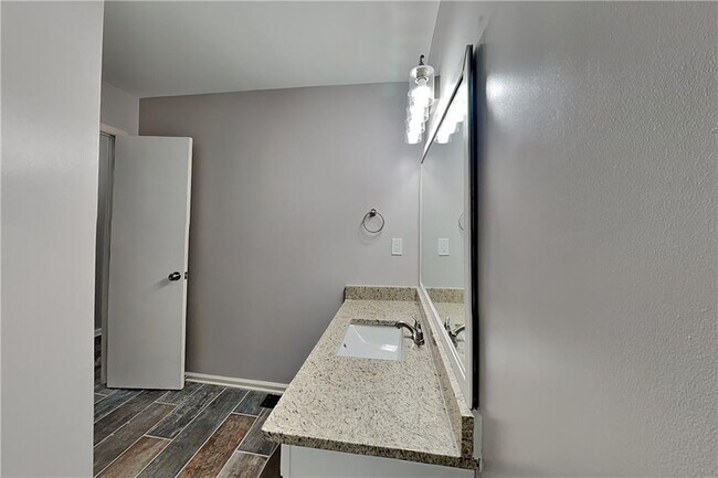 Building Photo - 304 Winchester Way