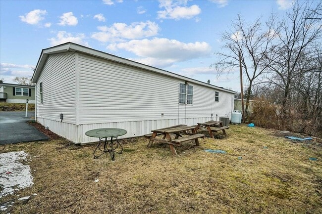 Building Photo - 34 Stern Scenic Dr